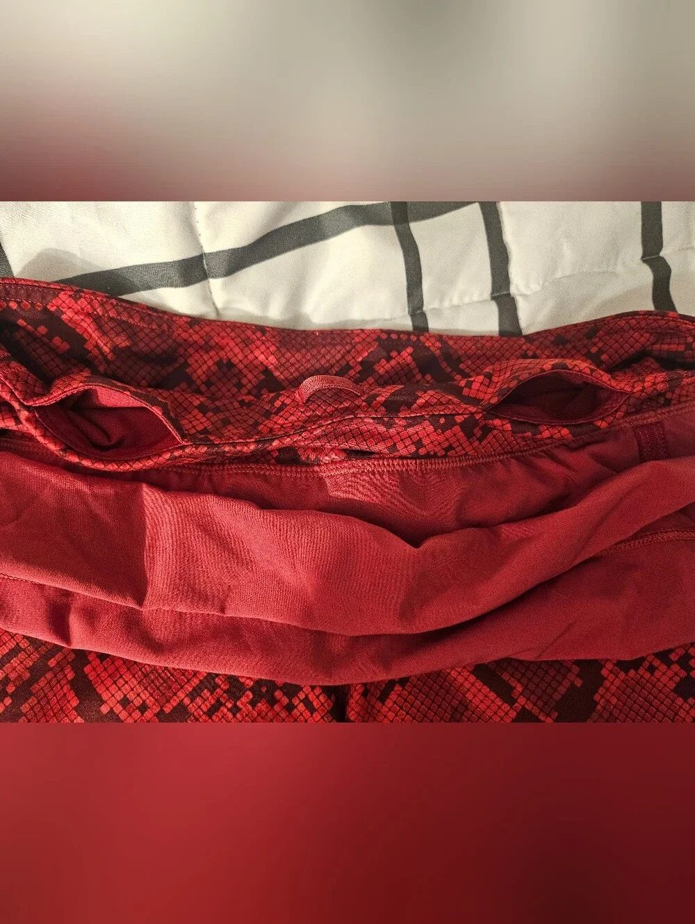 Lululemon Pace Rival Skirt Size 4 Cranberry 4-Way Stretch Mini Ziggy Snake